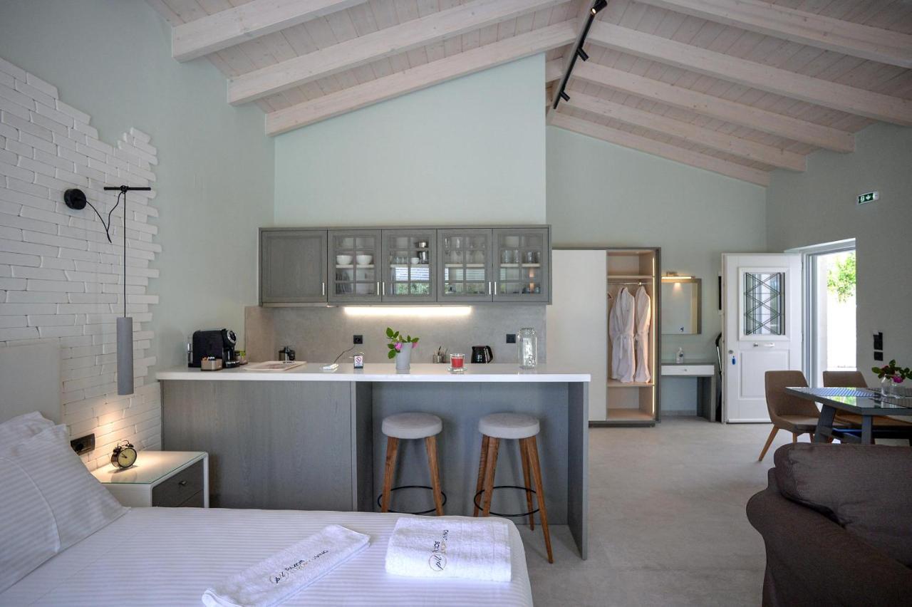 Paxos Luxury Living Junior Suites Гайос Экстерьер фото